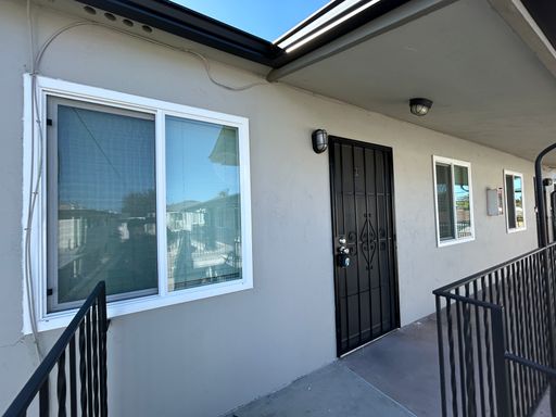 1 Bed, 1 Bath in Central SD! Water/Trash Included – photo 1
