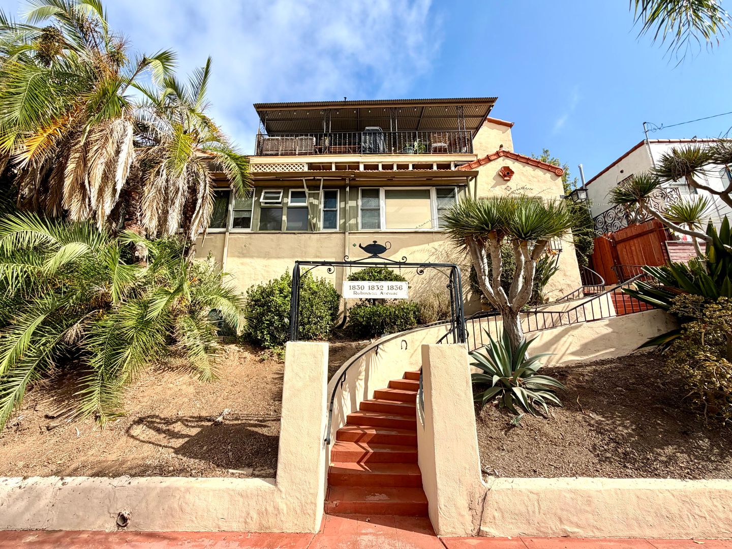 San Diego Apartment: 1830 Robinson Ave #4