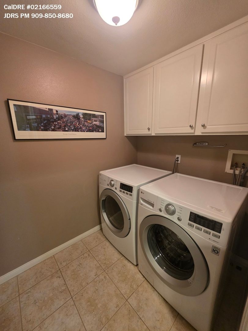 Laundry room at 121 Roadrunner