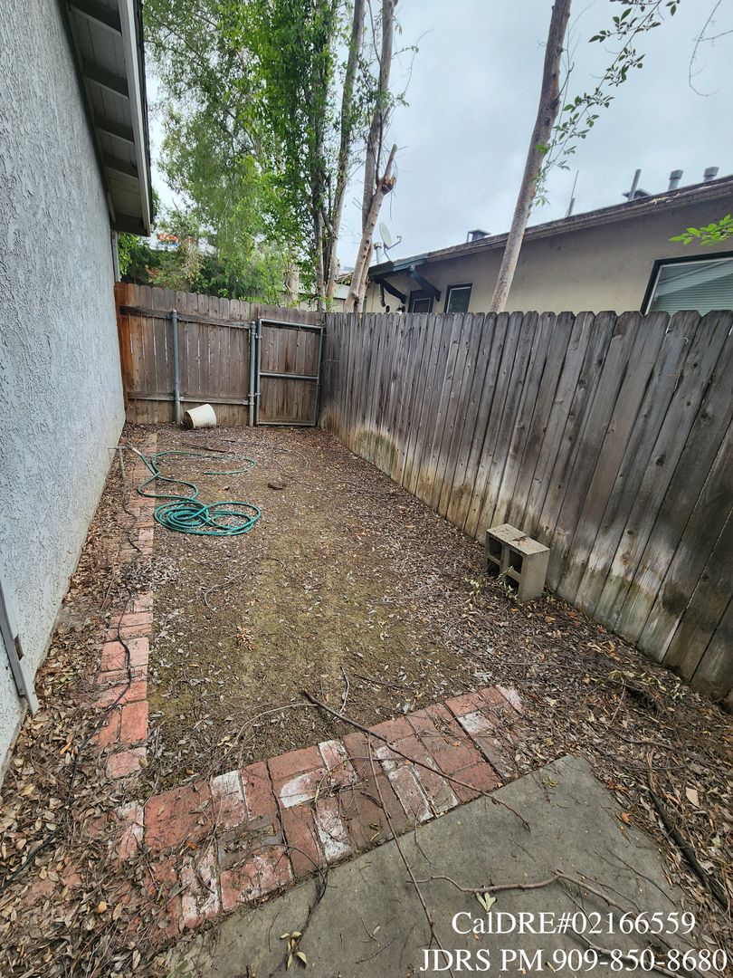 124 E. Colorado Blvd. #A 17 of 17