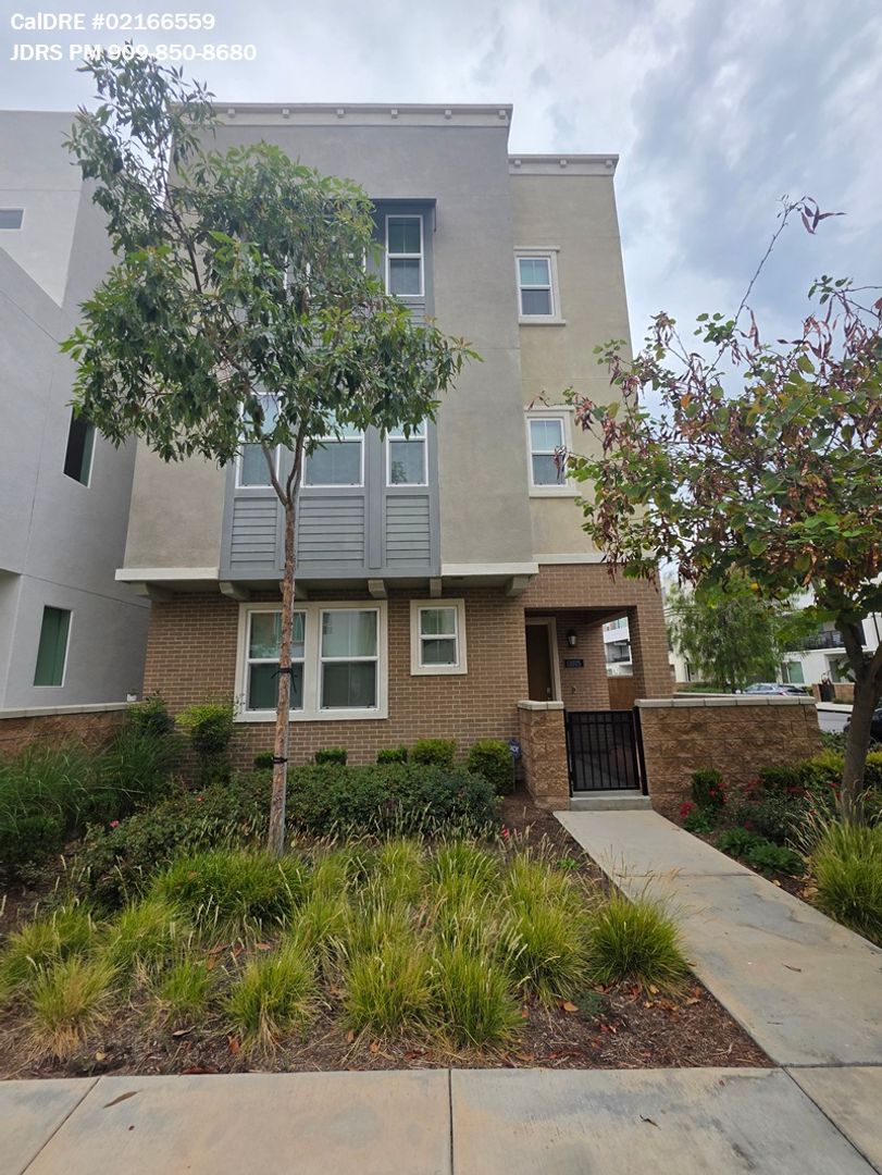 Rancho Cucamonga House: 11015 Deckhouse Drive