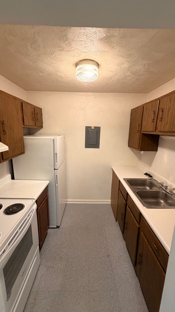 Blacksburg Apartment: 804 Washington St. SE