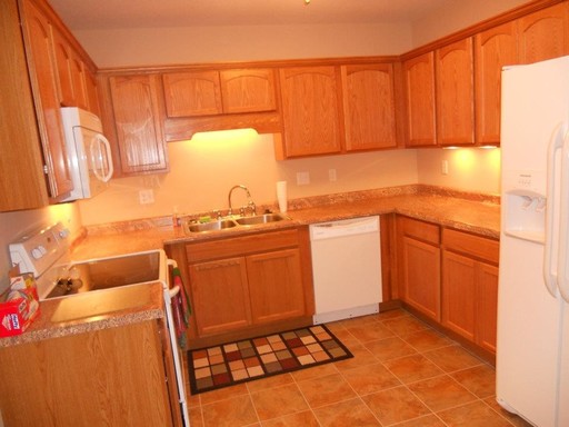 Luxury 3 Bedroom, 2 Bath – photo 1