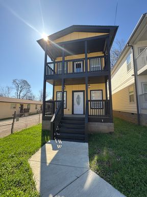 1909 Hermosa St Nashville, TN 37208 – photo 1