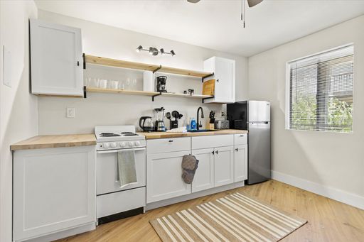 Fully Furnished Short-Term Rental – Monthly Only – photo 1