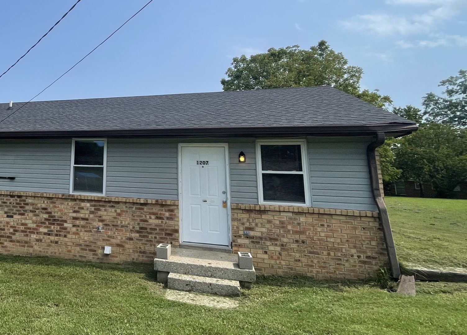 Madison Apartment: 1205-1207 Shawnee Rd