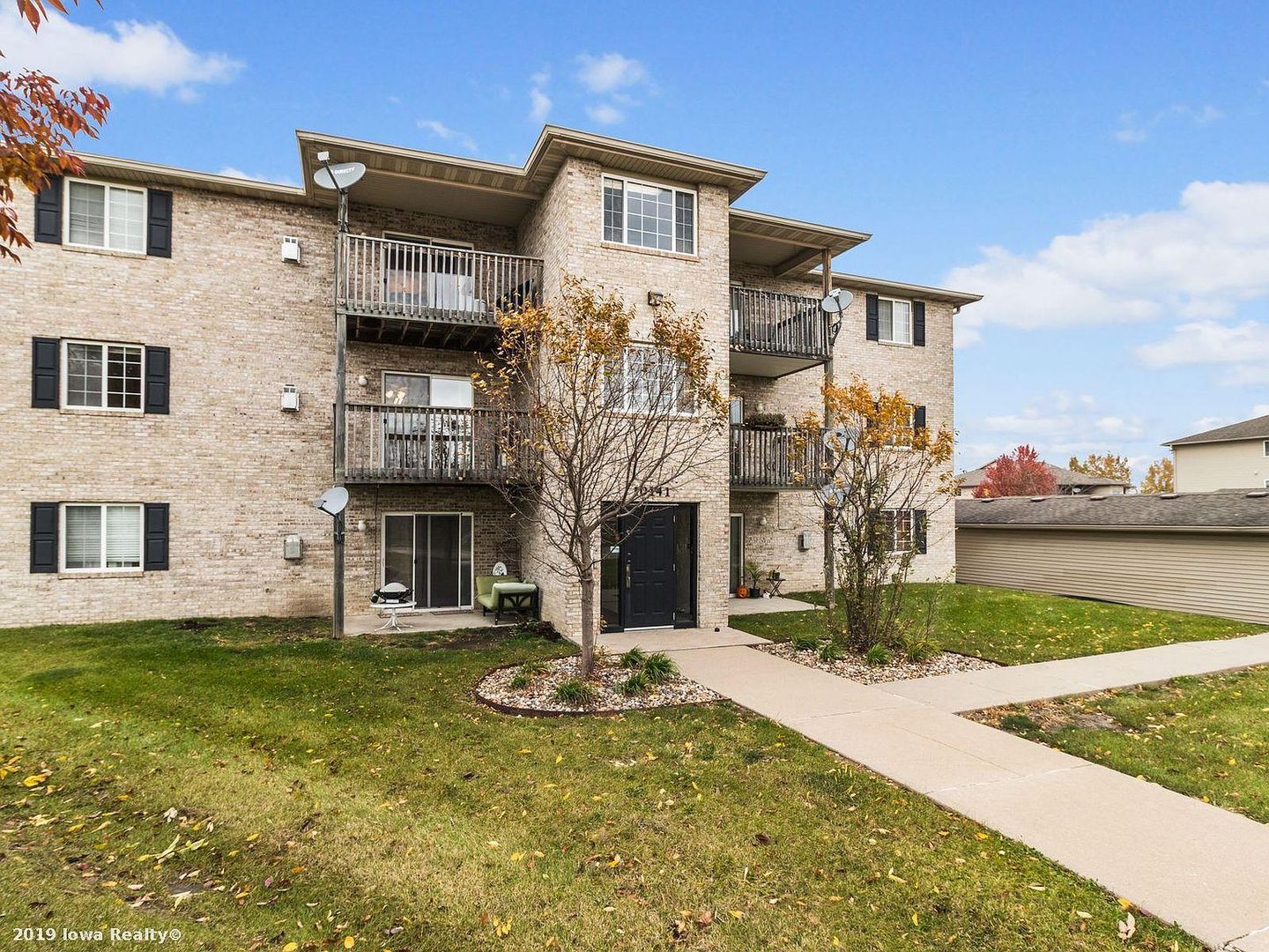 Urbandale Condo: 10141 Sutton Dr