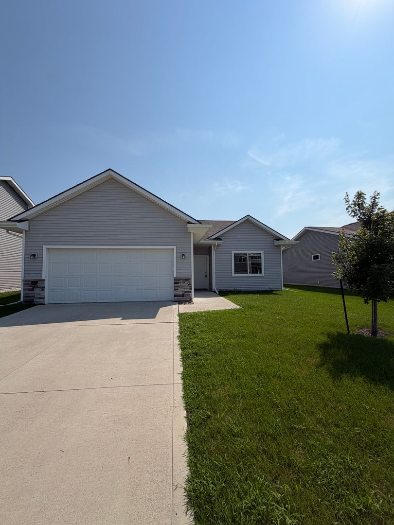 Ankeny House: 4009 NE 6th St