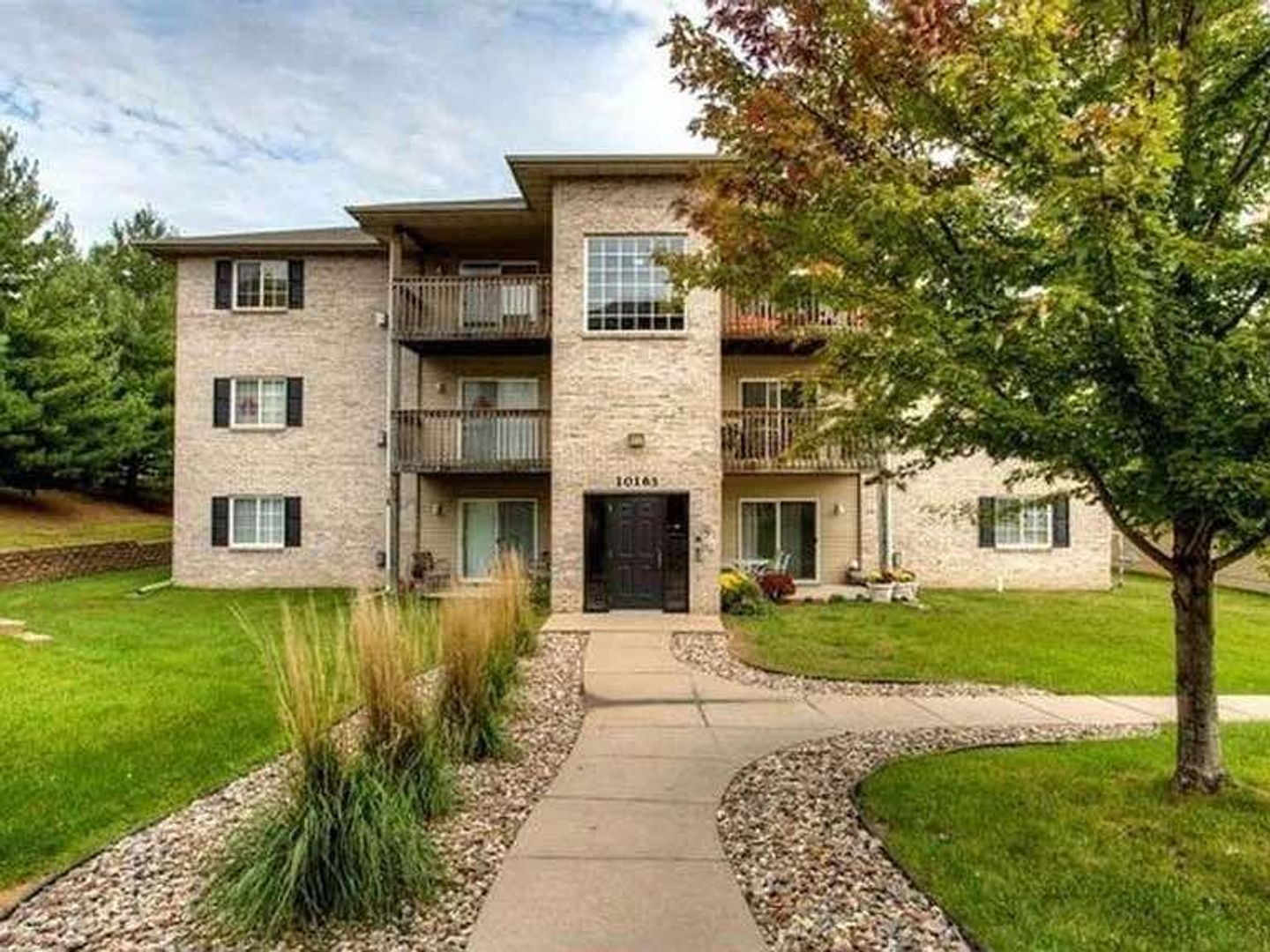 Urbandale Condo: 10121 Sutton Dr