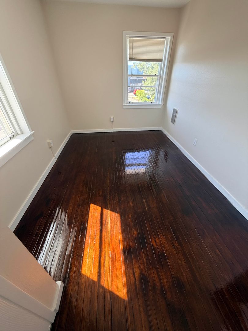 Liberty Apartment: 112 E Franklin St
