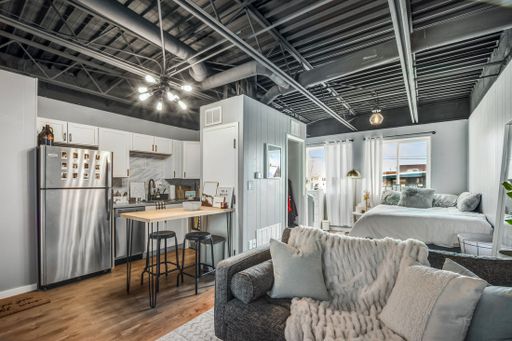 October 1 opening for modern furnished studio in desirable location. $1800/month for short term (3 mo minimum) – photo 1