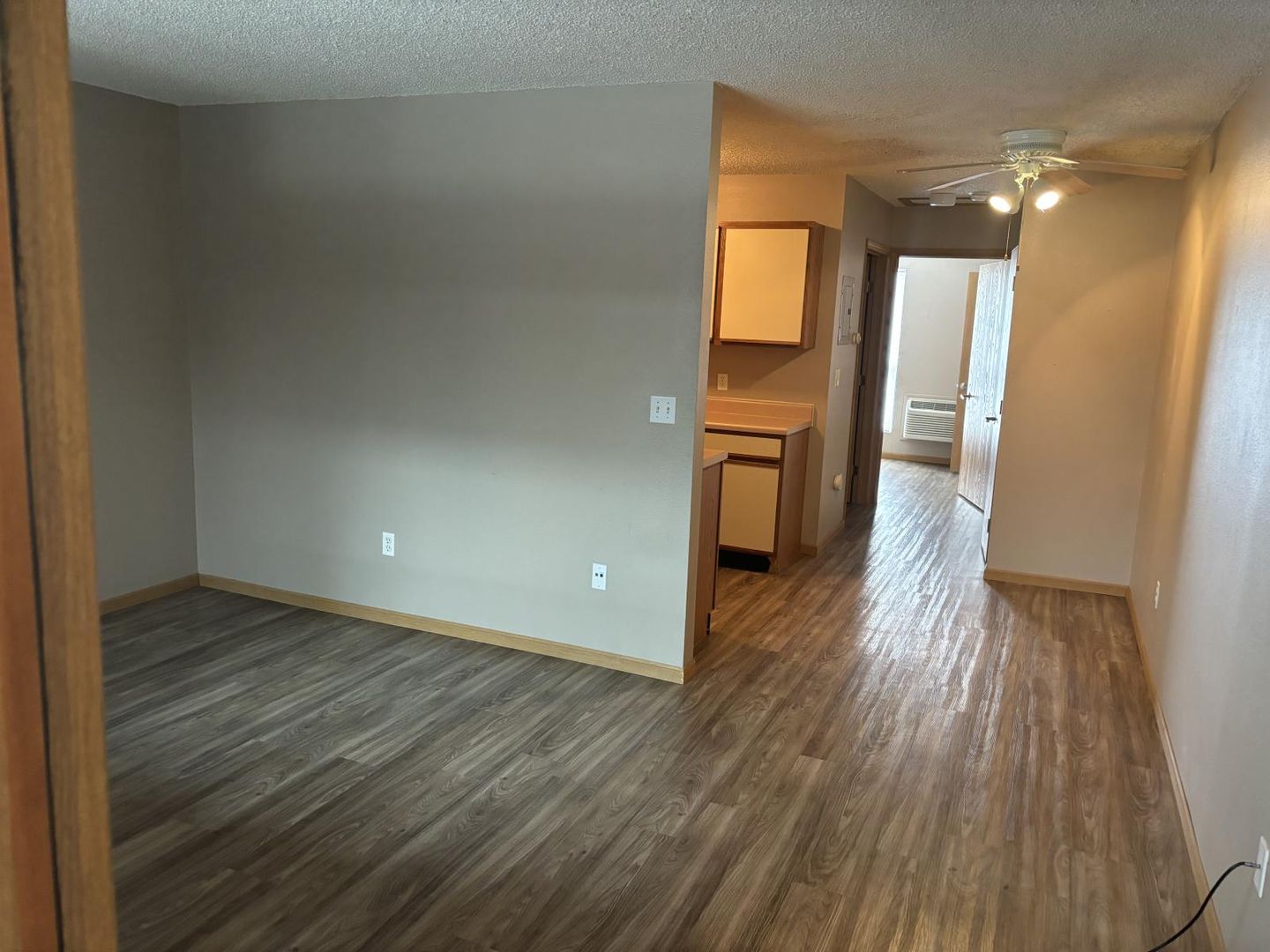 Chanute Apartment: 1111 S Plummer Ave
