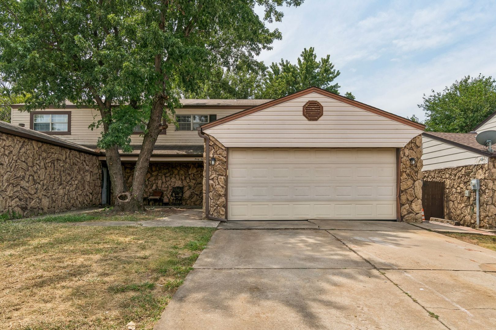 Edmond Apartment: Wynn Circle 3508/3510