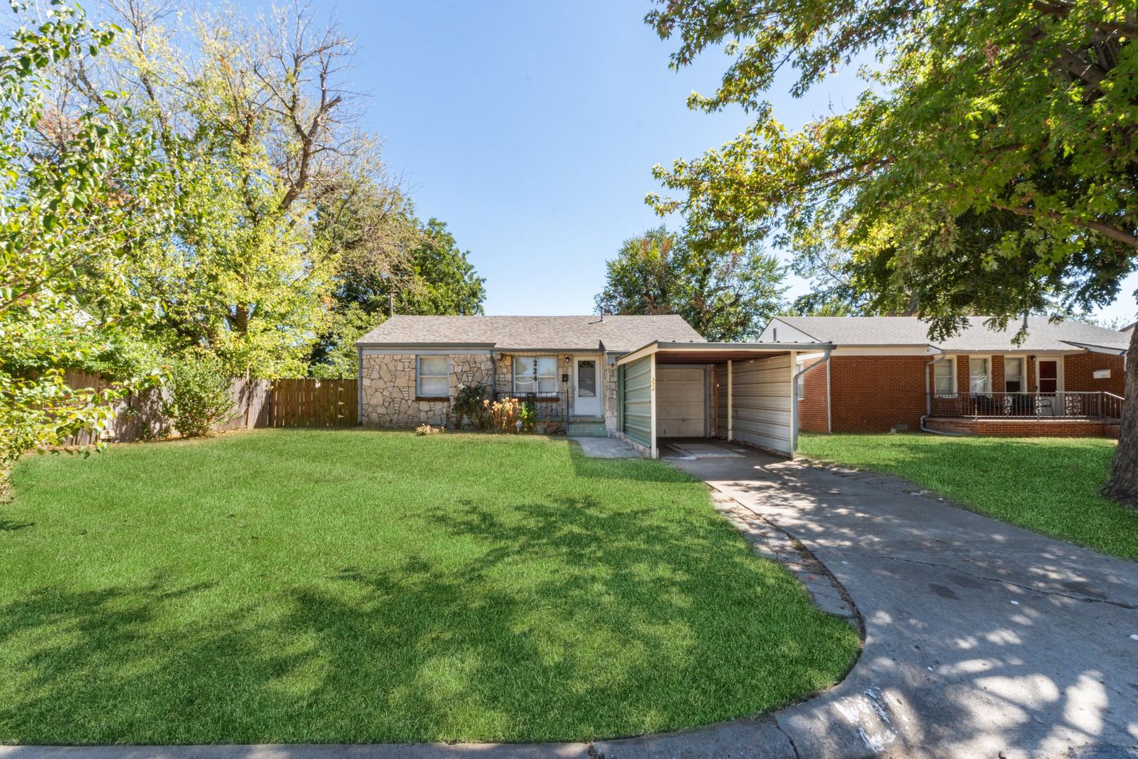 Midwest City House: 224 E Myrtle Ln