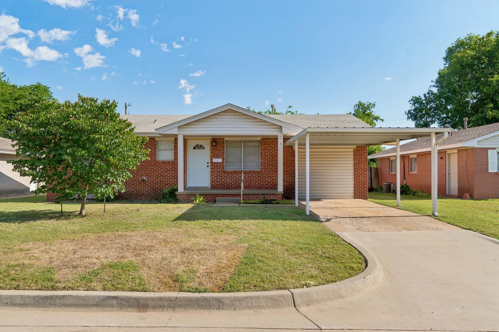 Moore House: 504 Armstrong St