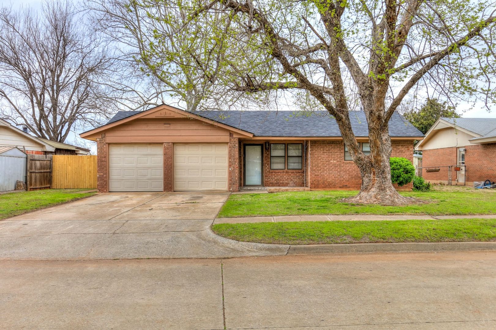 Mustang House: 347 West Cedar Drive