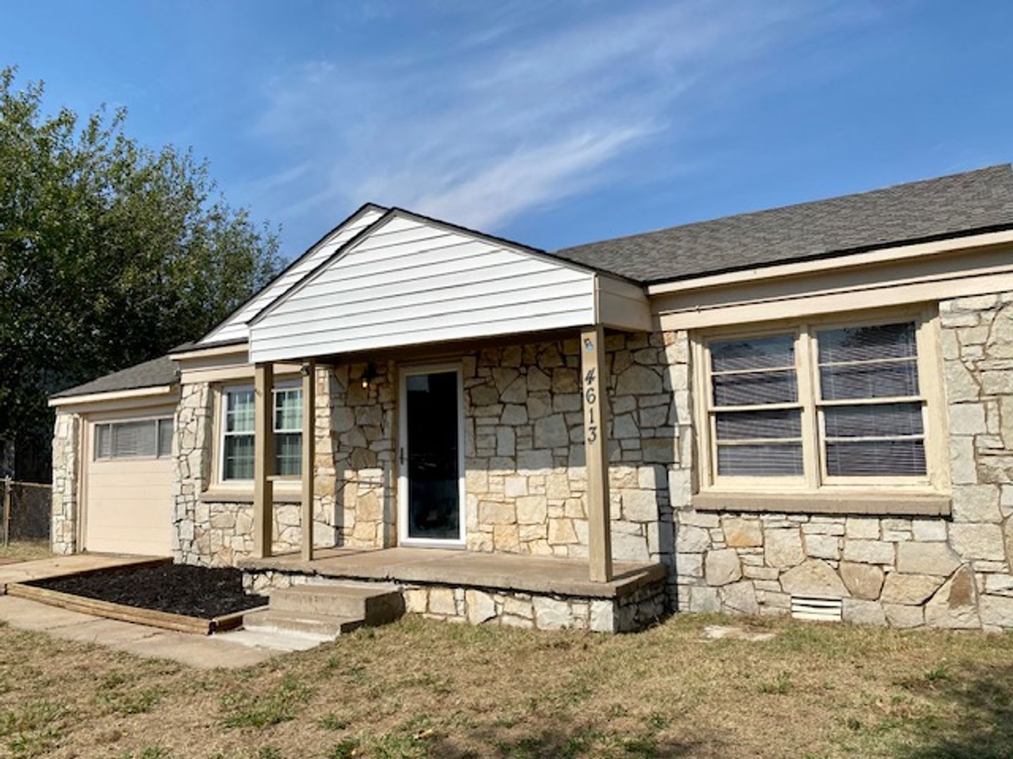 Del City House: 4613 SE 28th St