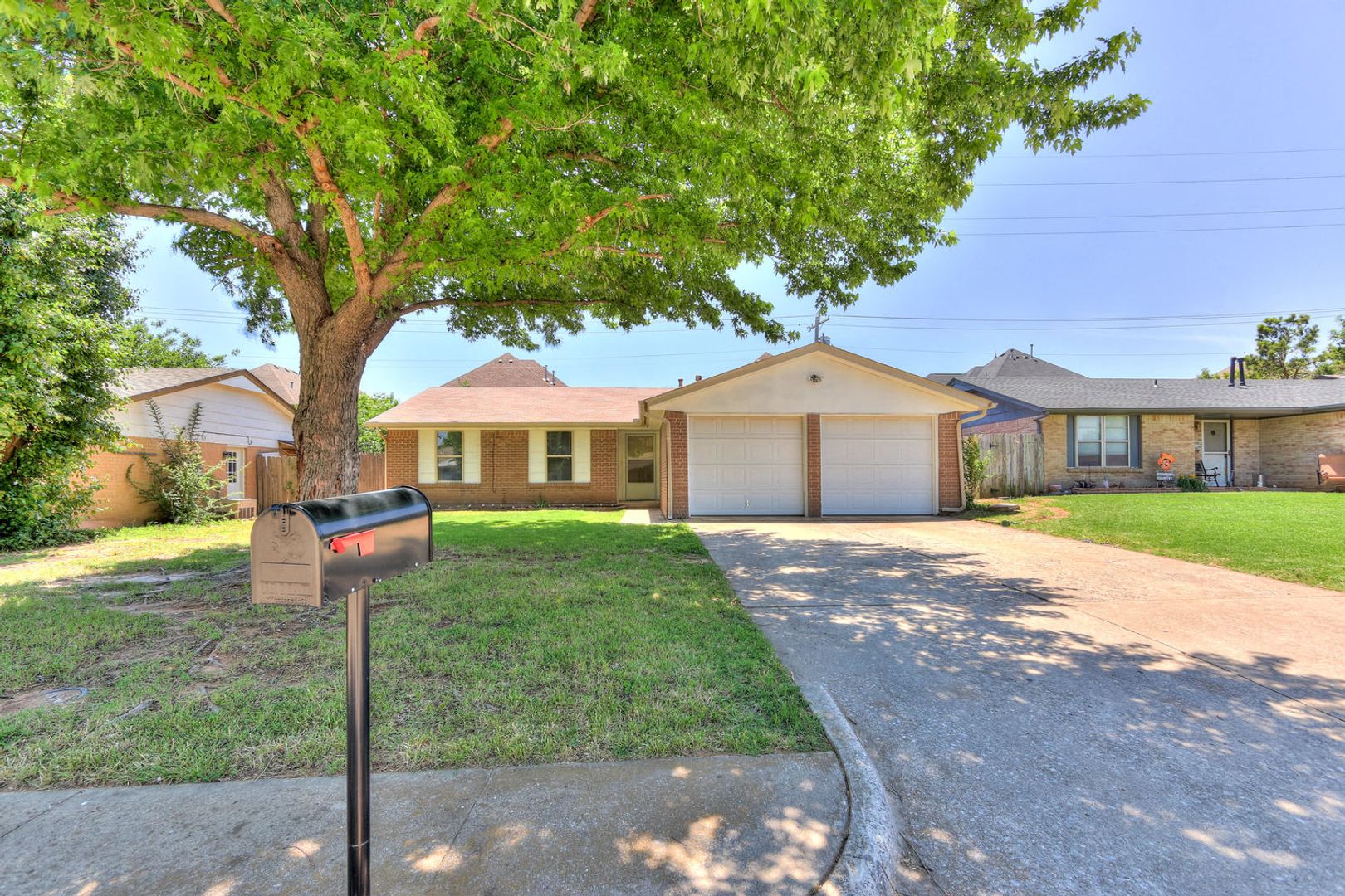 Yukon House: 974 Castlebury Mansion