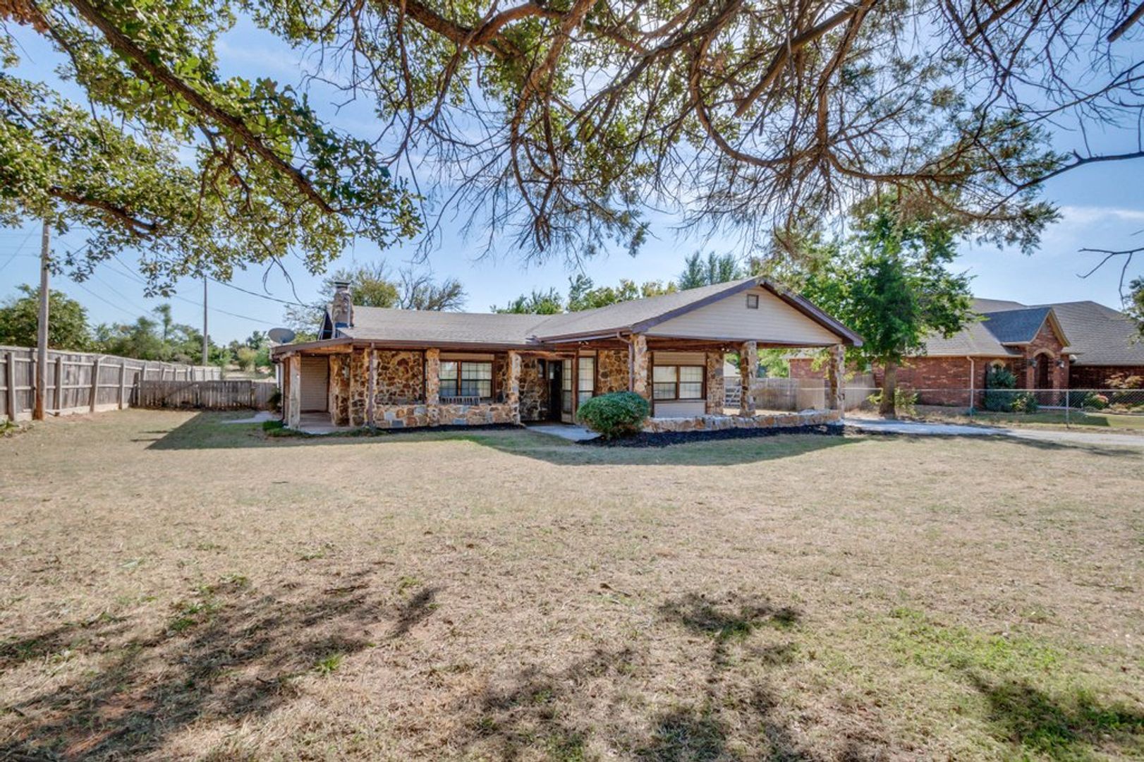 Midwest City House: 10420 SE 21st st