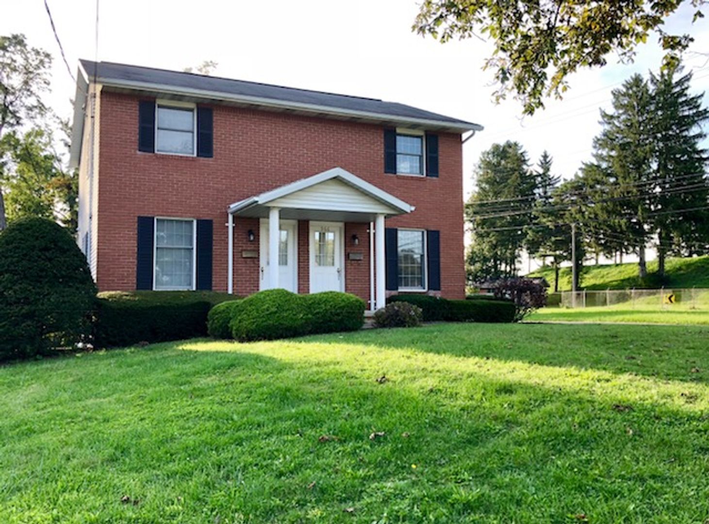 Mansfield Apartment: 968 Woodland Rd - 968