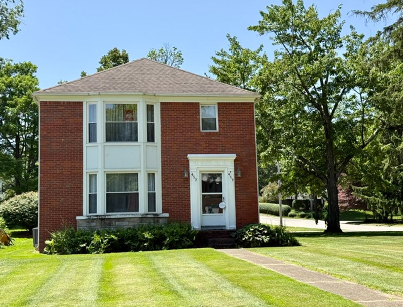 Masnfield Apartment: 457/459 Overlook Road