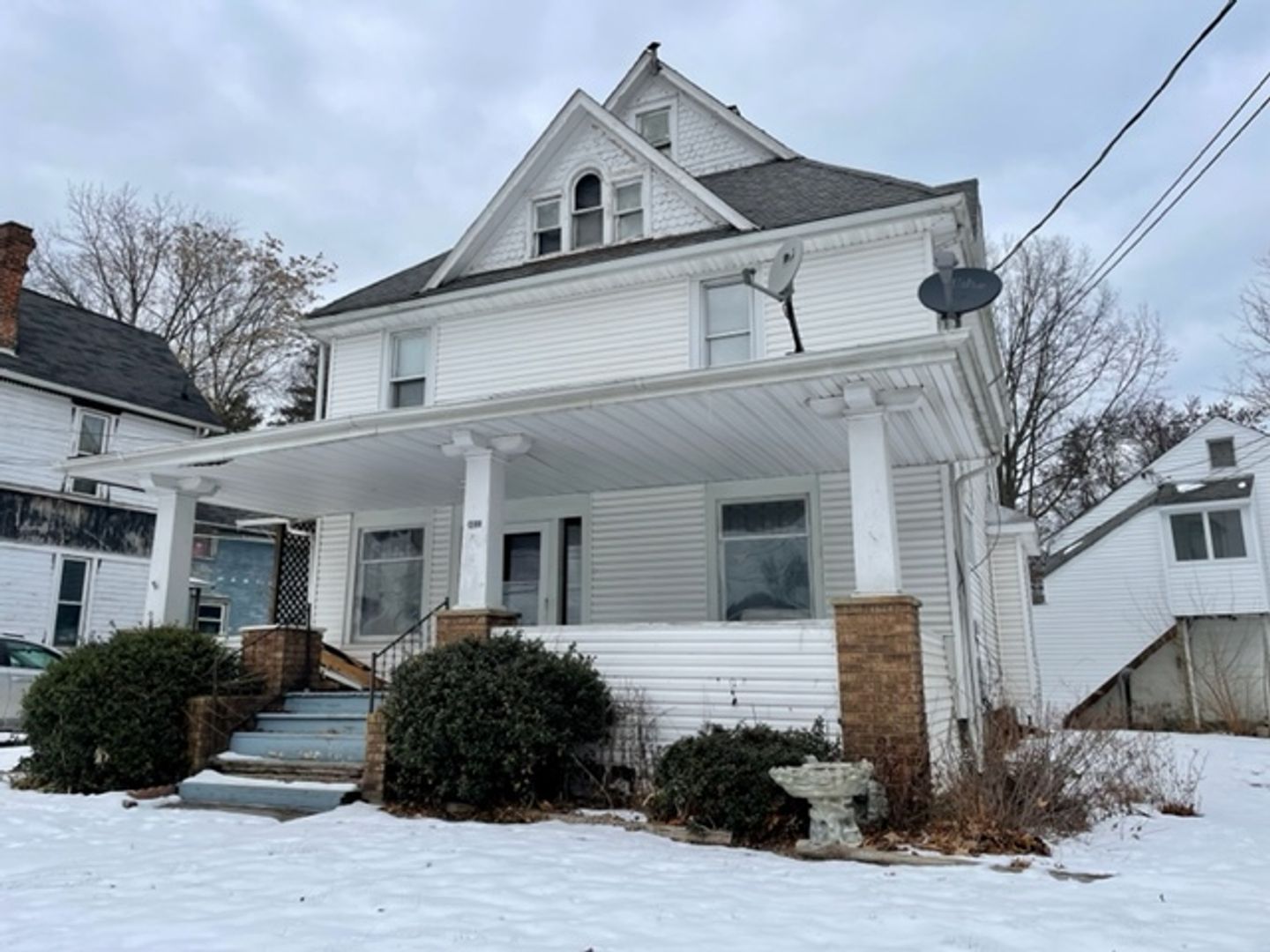 Ashland Apartment: 420-424 Cleveland Ave