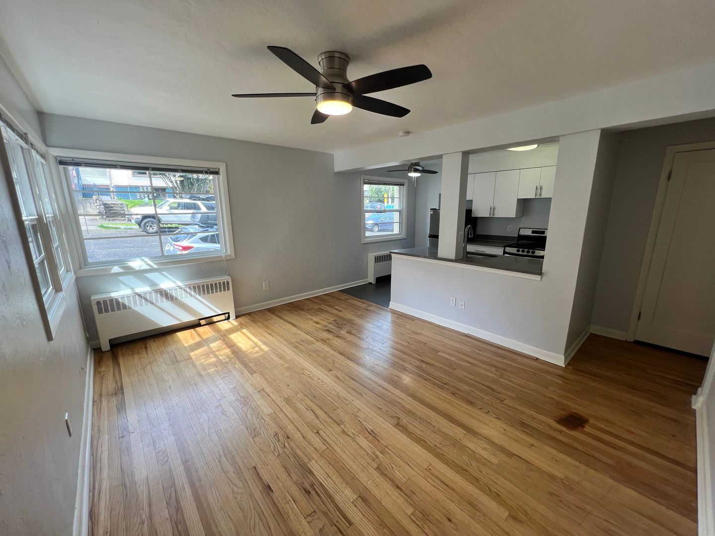 Portland Apartment: 930 NW 25th Place