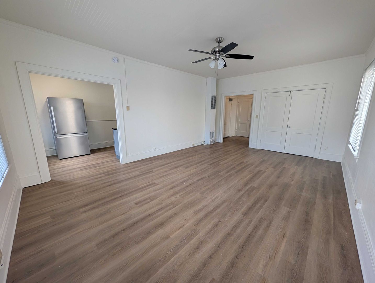 Portland Apartment: 1650 SE Hawthorne Blvd