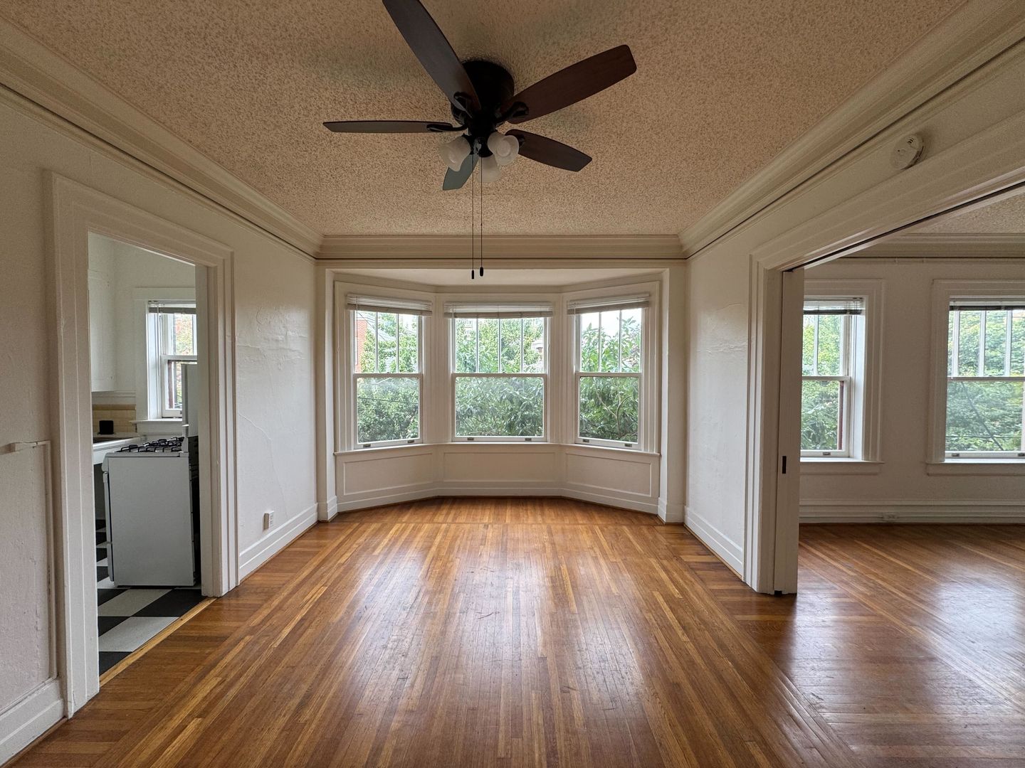 Portland Apartment: 931 NW 20th Ave