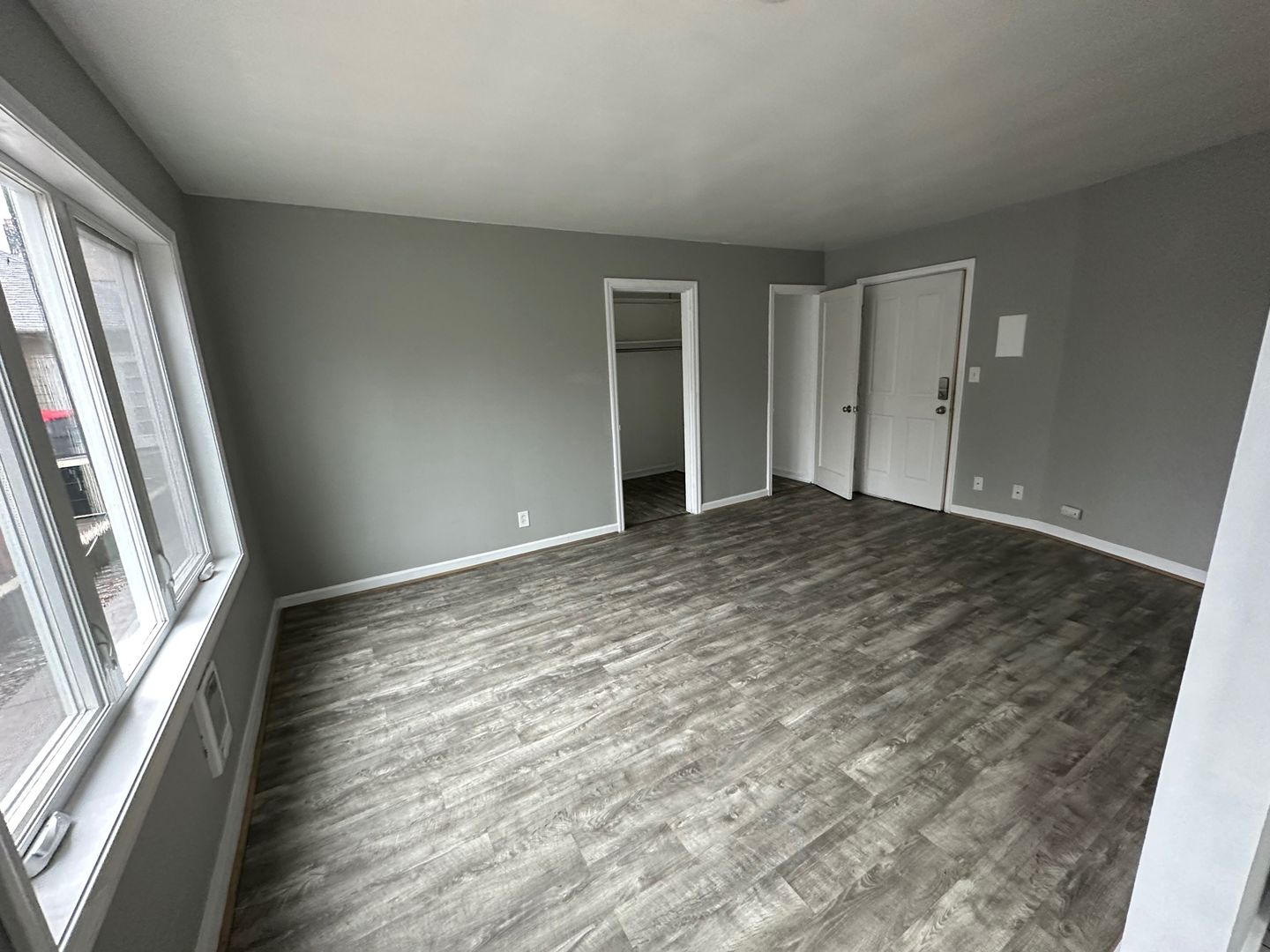 Astoria Apartment: 1527 Exchange St