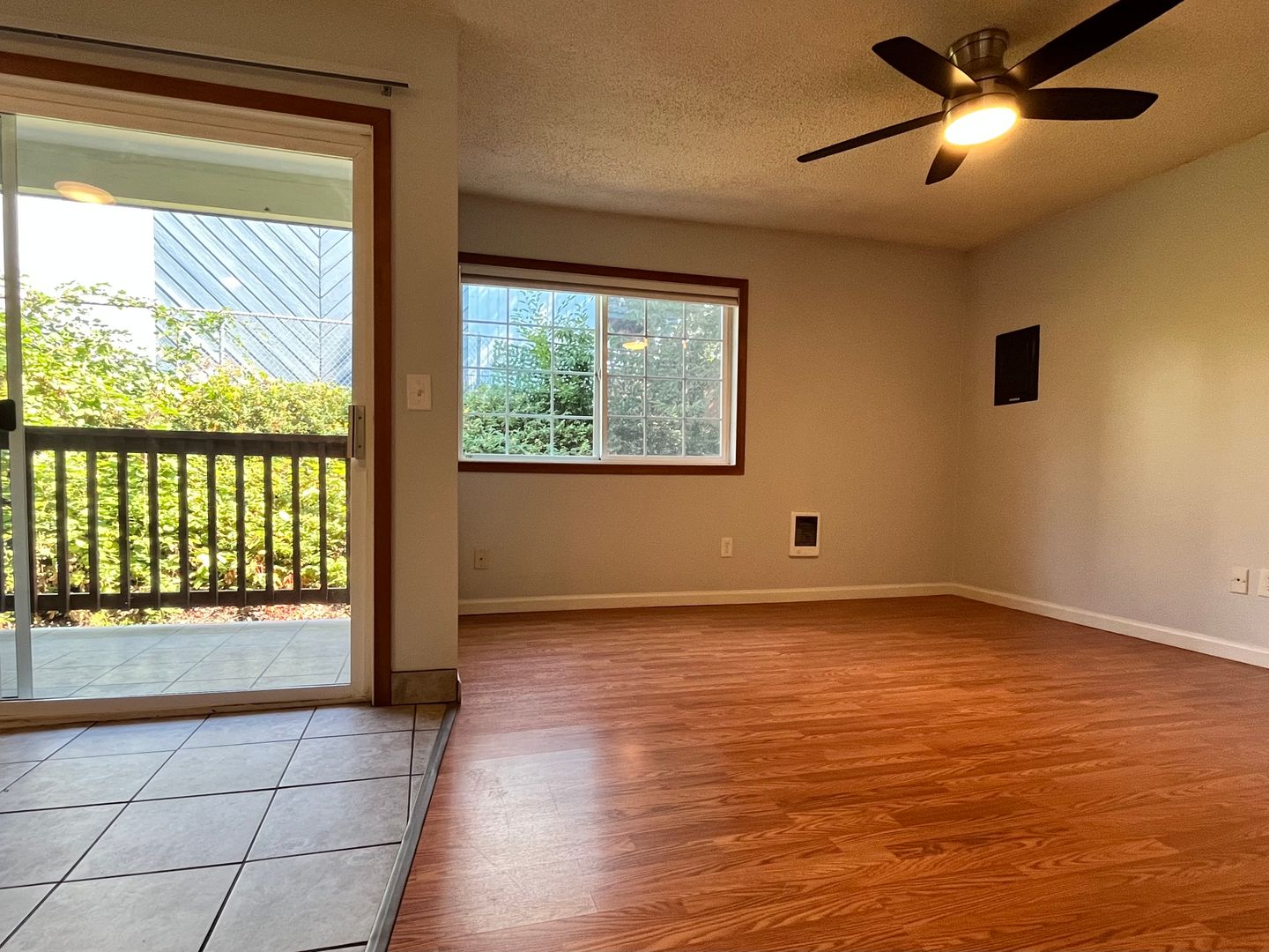Portland Apartment: SE 40th Ave, 97202