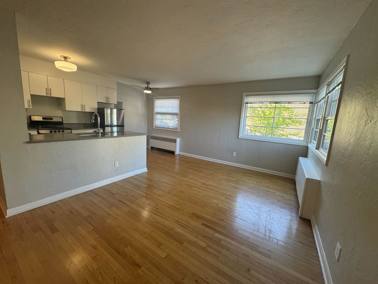 Portland Apartment: 930 NW 25th Place