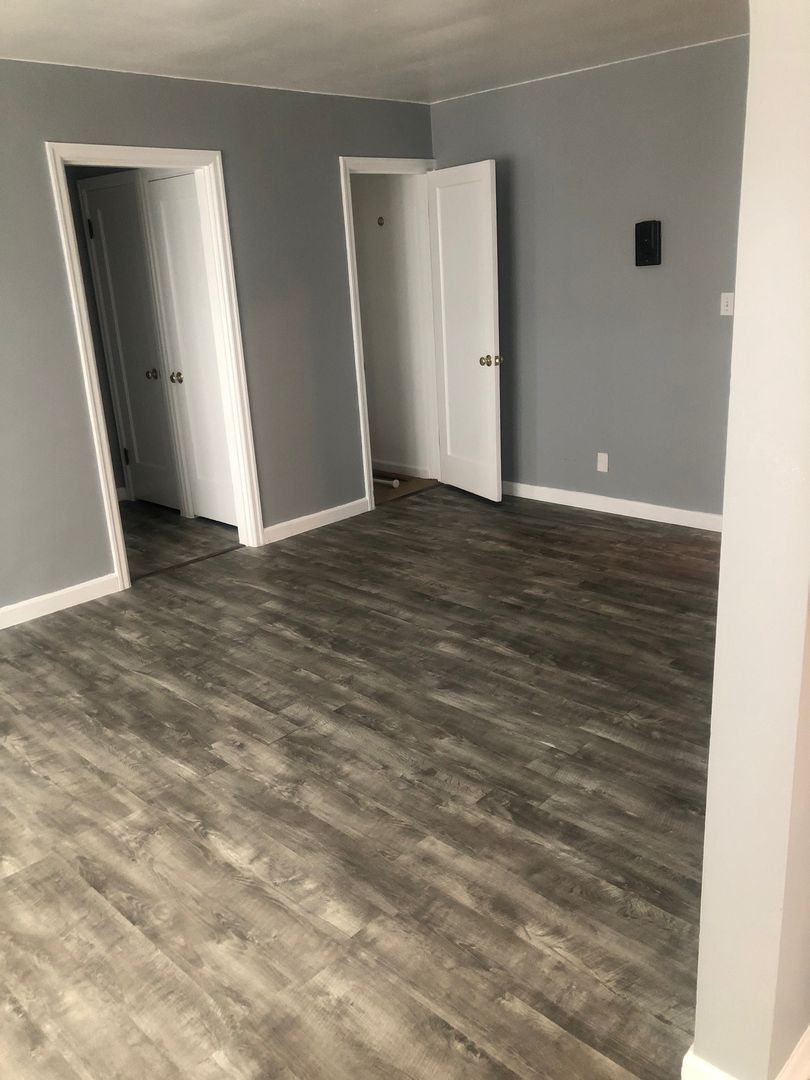 Astoria Apartment: 1527 Exchange St