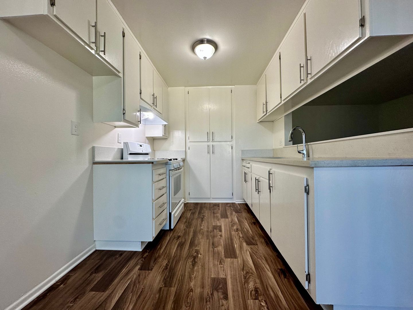 Hawthorne Apartment: 4141 Rosecrans Avenue