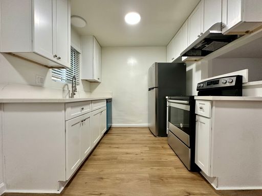 Beautifully Updated 2-Bedroom Apartment in Hawthorne - Move In Special 1/2 off second months rent – photo 1