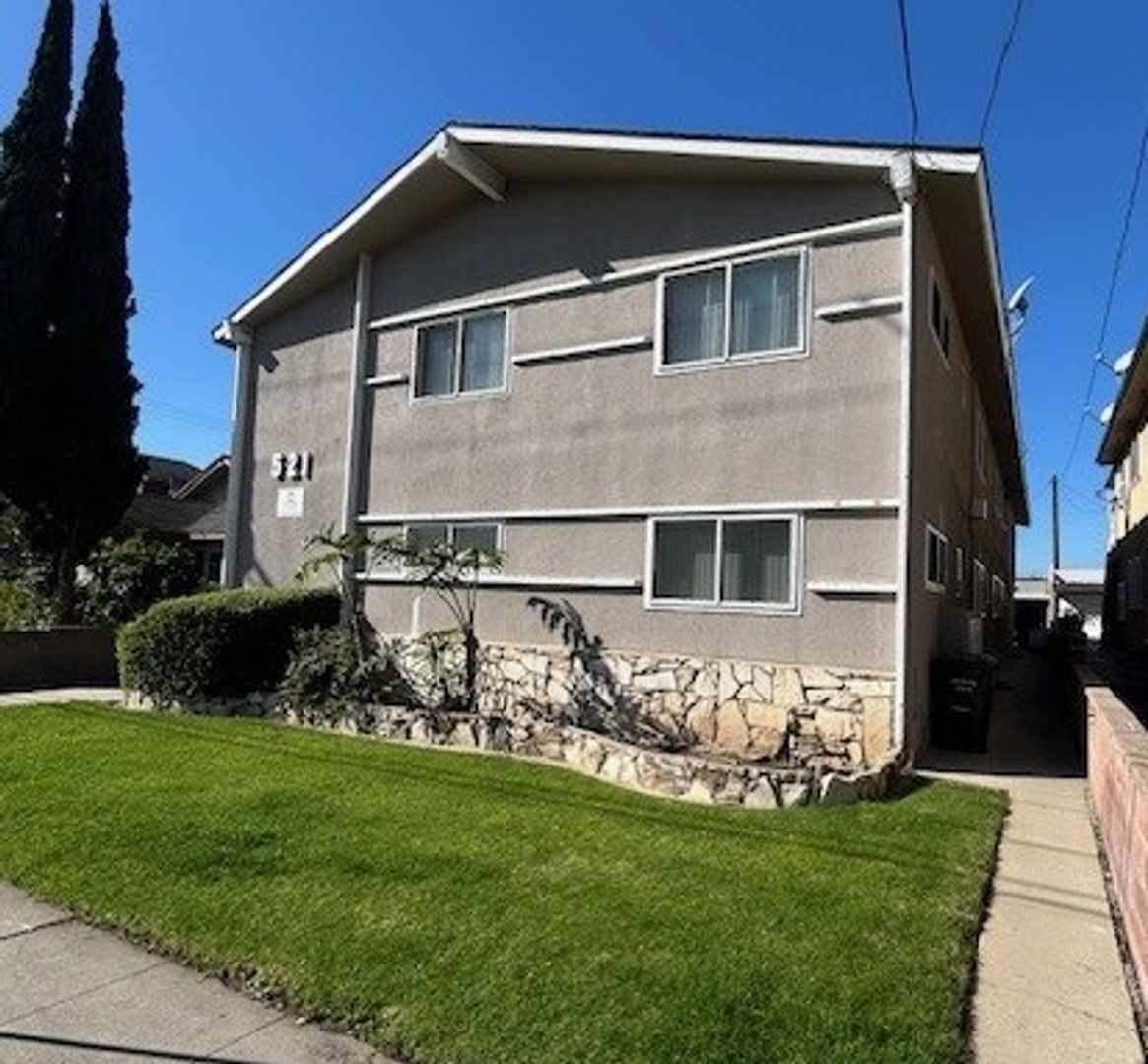 Inglewood Apartment: 521 S. Grevillea Avenue