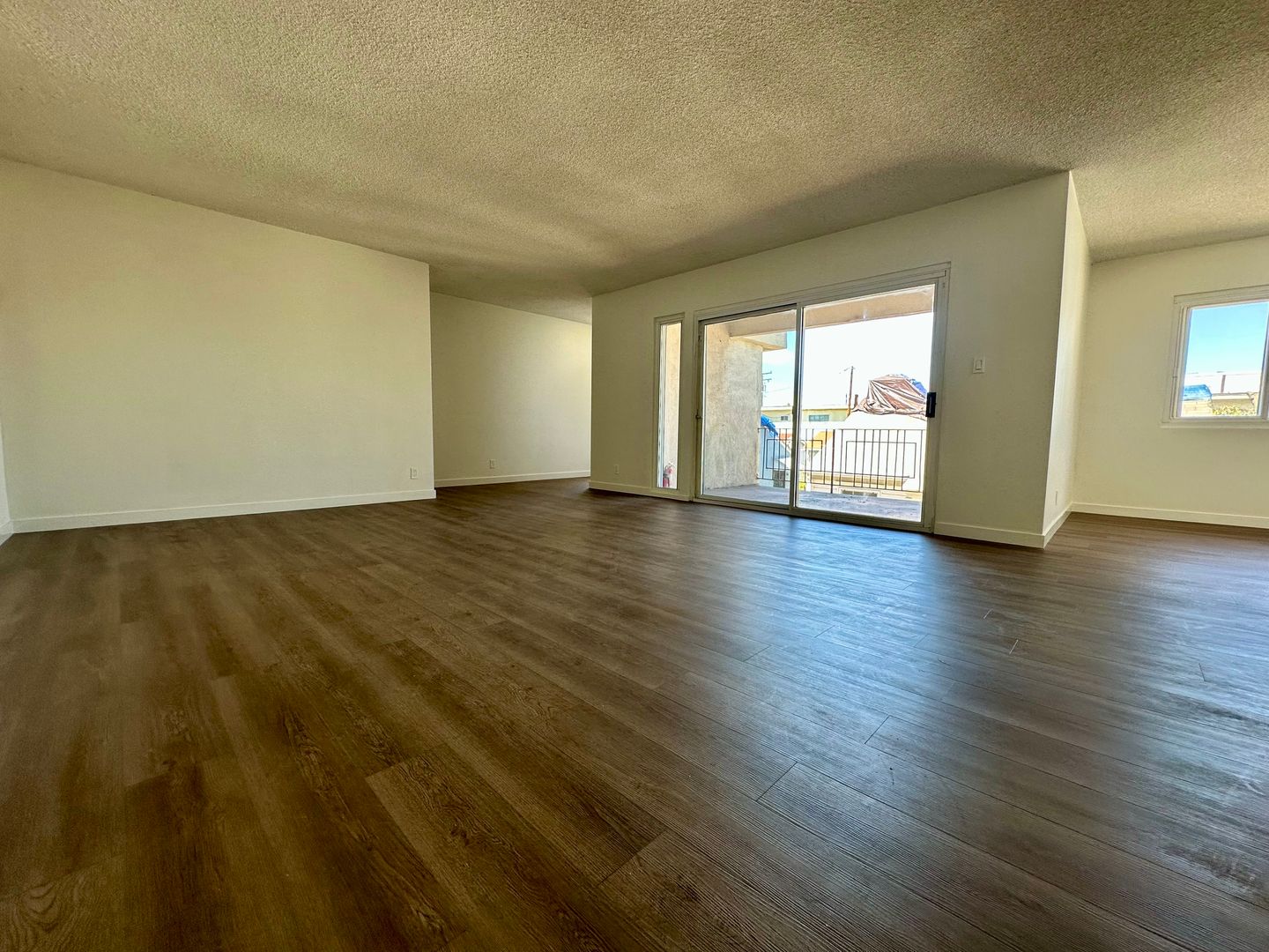 Inglewood Apartment: 705 S. Walnut Street
