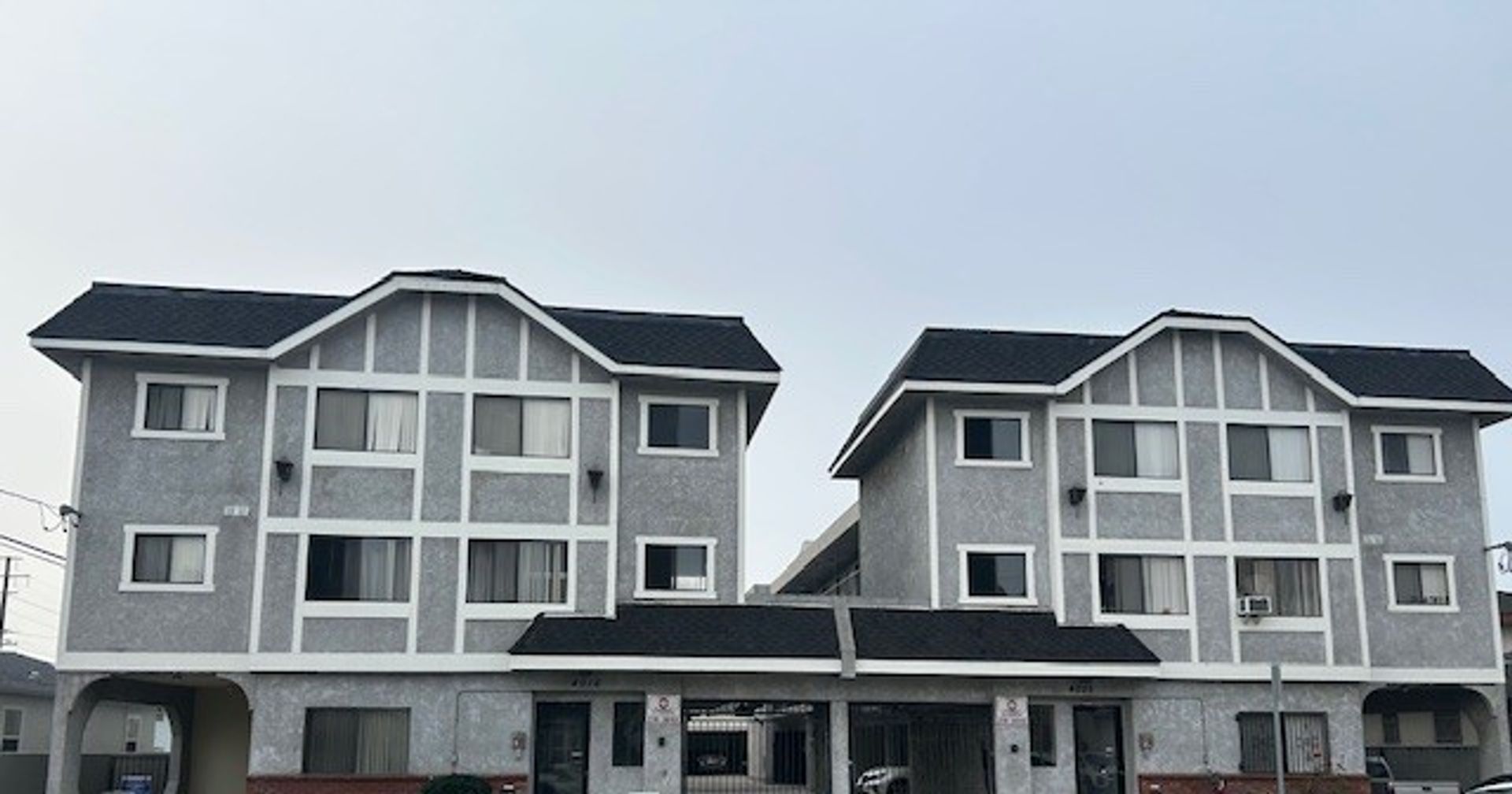 Hawthorne Apartment: 4016 W. 141st Street (5%)