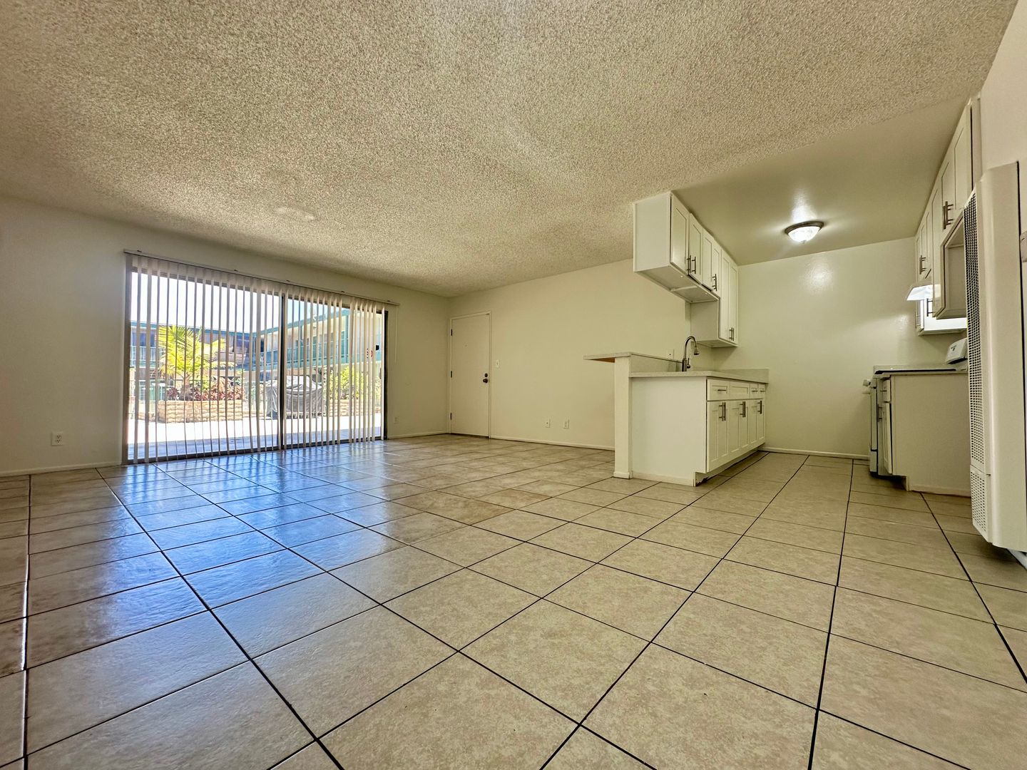 Hawthorne Apartment: 4141 Rosecrans Avenue