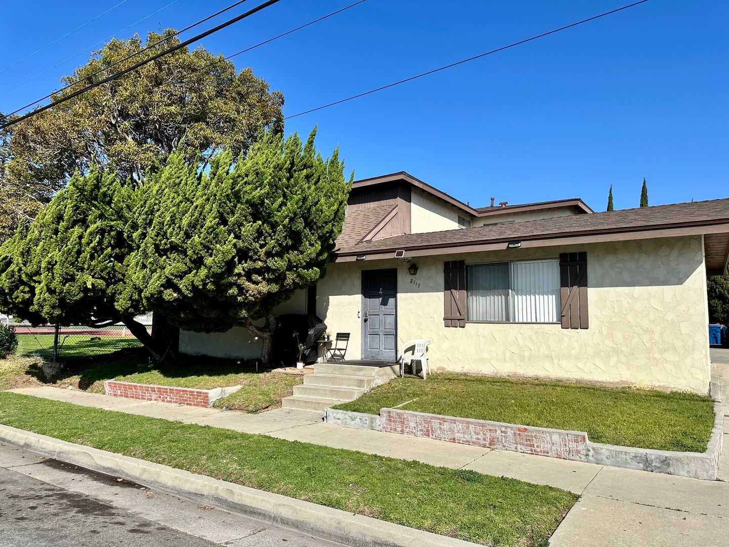 Torrance Apartment: 2117 Santa Fe Ave