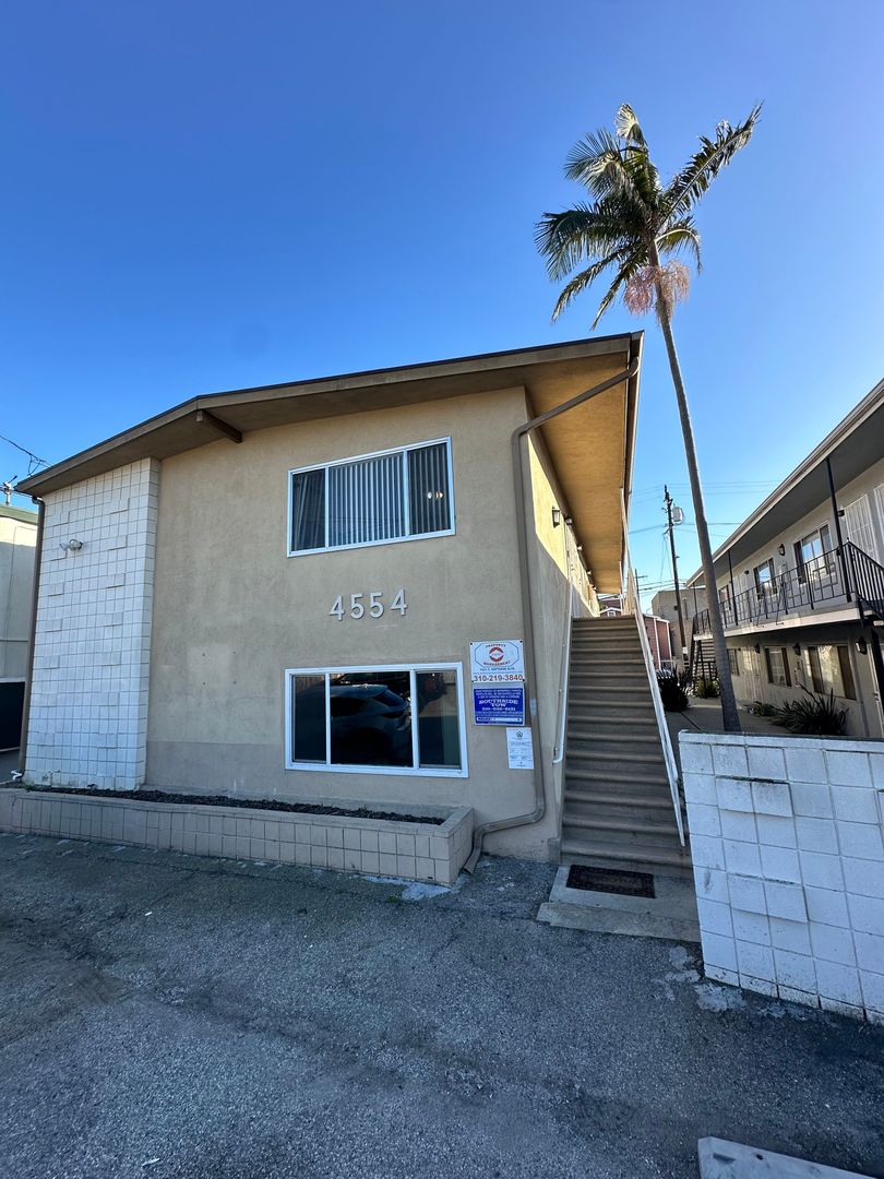 Lawndale Apartment: 4554 W. 173rd Street