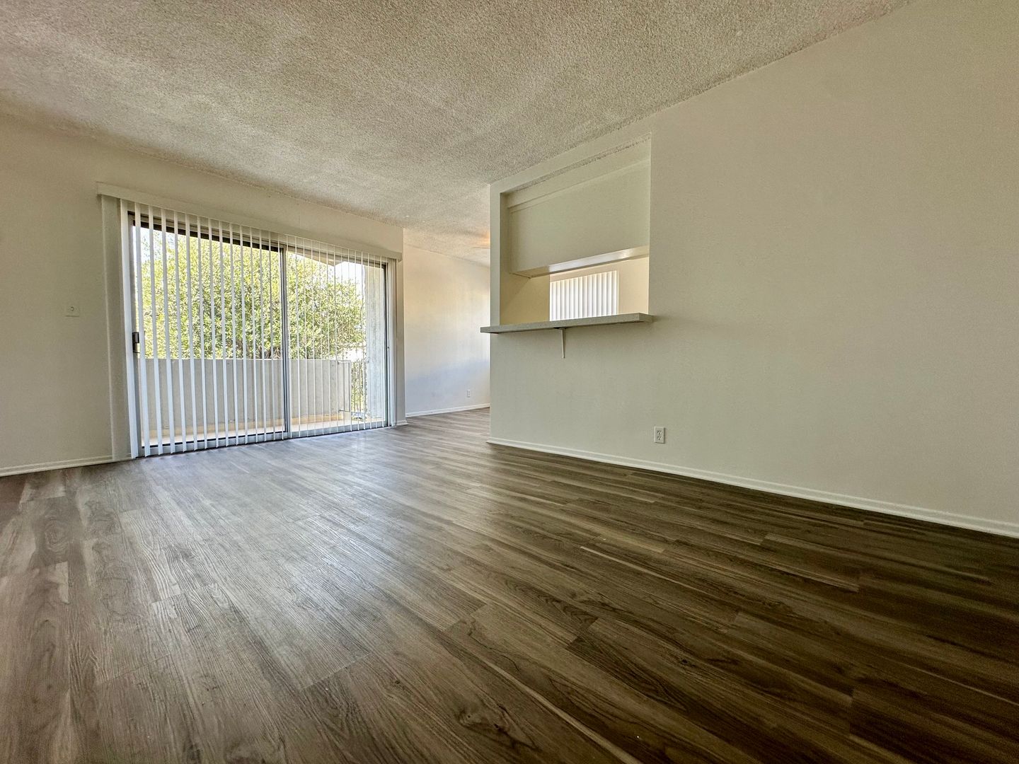 Redondo Beach Apartment: 2523 Rockefeller Lane