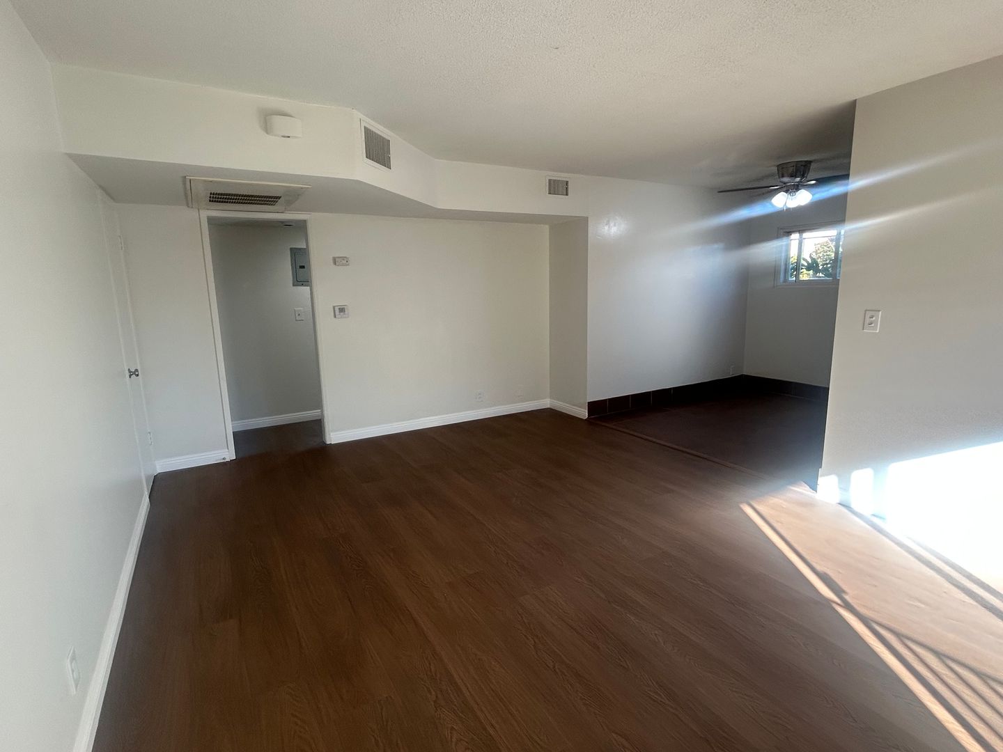 Inglewood Apartment: 521 S. Grevillea Avenue