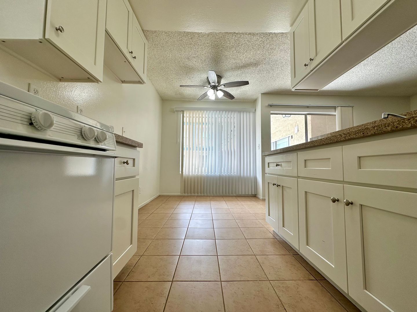 Hawthorne Apartment: 4141 Rosecrans Avenue