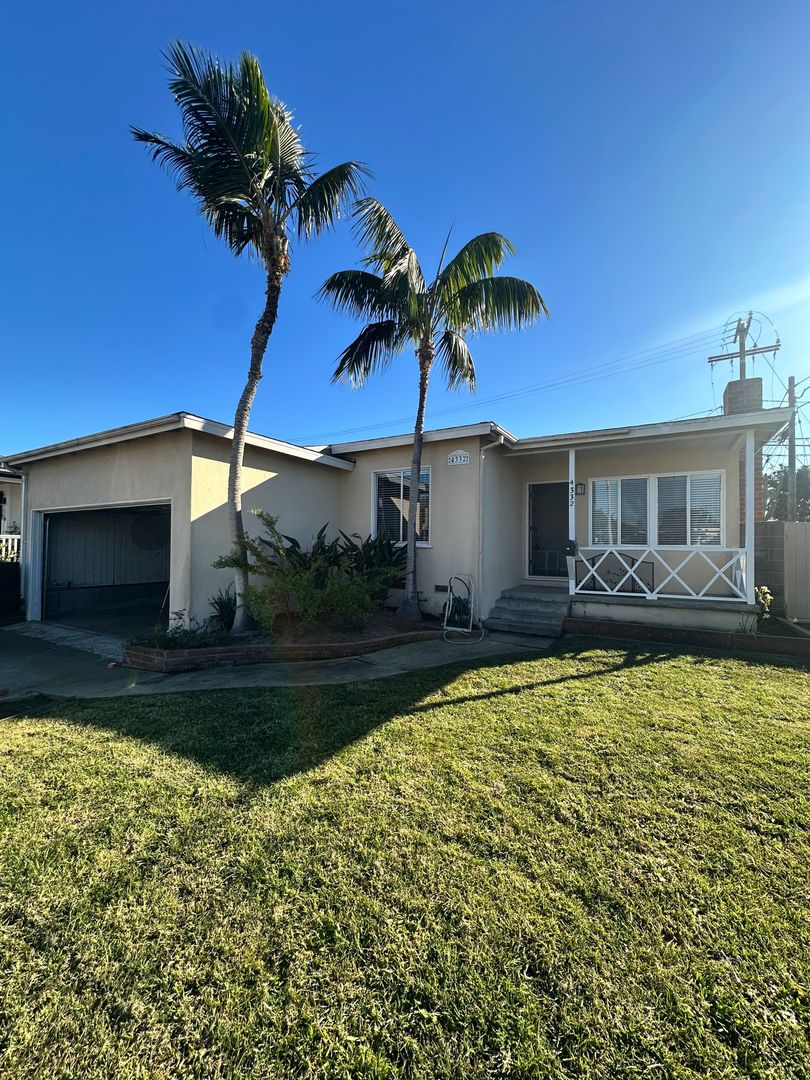 Torrance Apartment: 4332 W. 230th Street (8%)