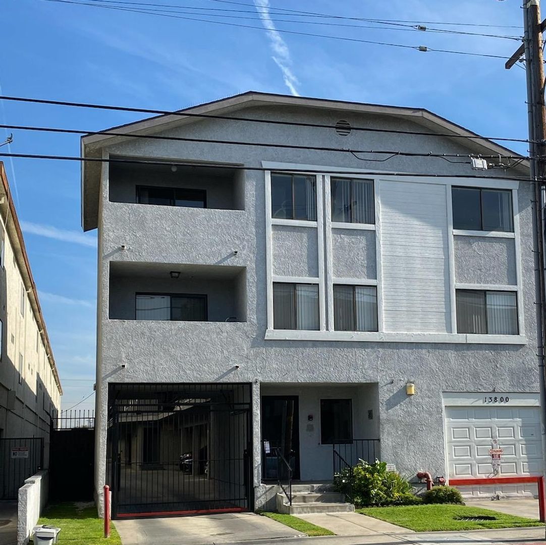 13800 Chadron Ave. 09, Hawthorne, CA 90250