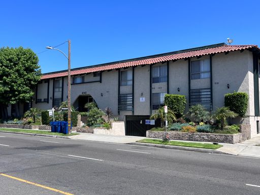 Beautifully Updated 1 BEDROOM WITH ALL UTILITIES PAID! POOL – photo 1