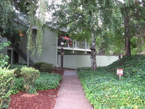 BEAUTIFUL PARK-LIKE SETTING **END OF SUMMER SPECIAL **RENT REDUCED** – photo 1