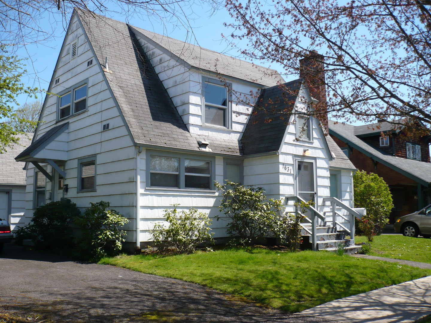 Eugene Apartment: 1631 & 1631 1/2 Lincoln