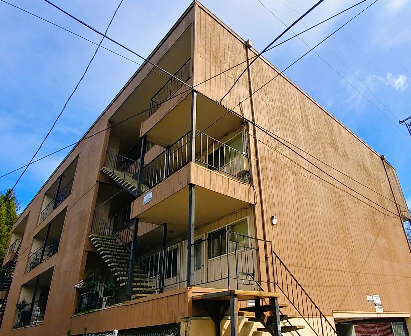Eugene Apartment: 738 E. 16th Ave.